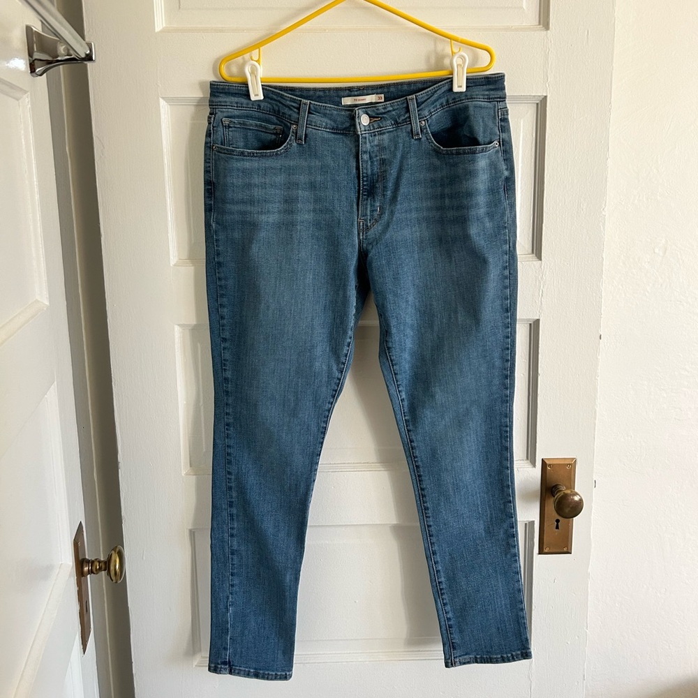 👖 [Levi’s] 711 Skinny Blue Jeans, W 33" L 30”, EUC